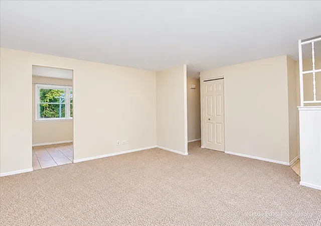 Photo 3 of Single family home for sale at 319 Kemah Ln, Schaumburg, IL 60193 | MLS# 12758081 | Listing updated on 2026-10-09