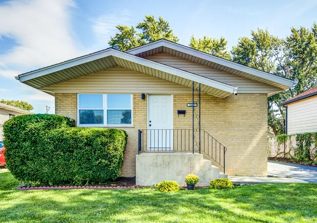 Photo 2 of Single family home for sale at 14425 Tripp Ave, Midlothian, IL 60445 | MLS# 12758101 | Listing updated on 2026-10-05