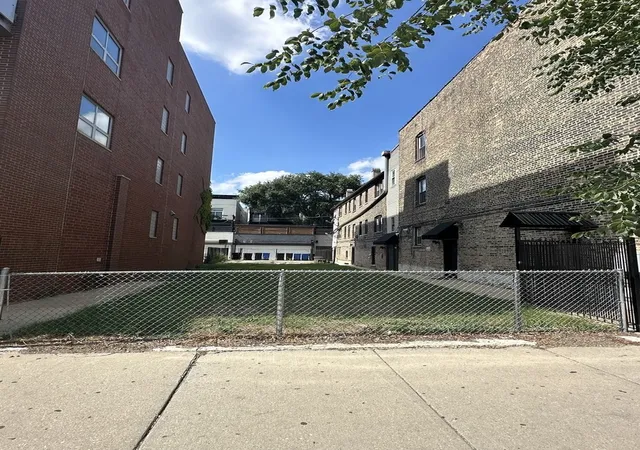 Photo 1 of Land for sale at 910 N Ashland Ave, Chicago, IL 60622 | MLS# 12758104 | Listing updated on 2026-09-12