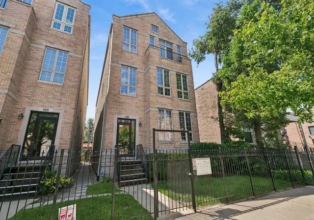 Condo for sale at 4426 S Calumet Ave #G, Chicago, IL 60653 | MLS# 12758124