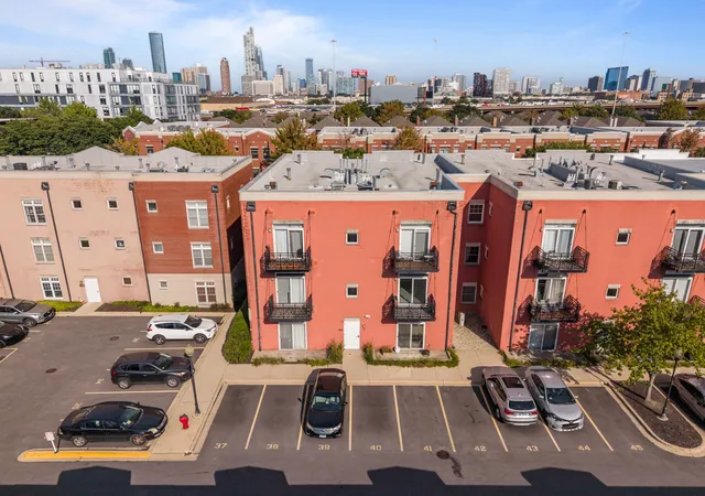 Listing Photo 2 - Condo for sale in building located at 1414 S Halsted St, Chicago, IL 60607 - Unit #2B
