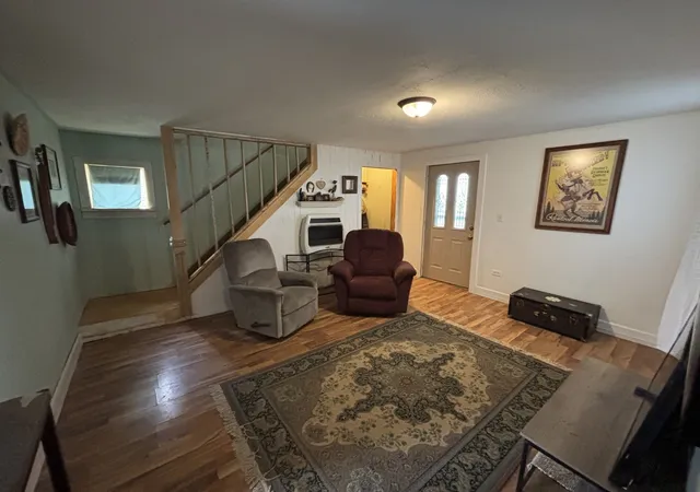 Photo 3 of Single family home for sale at 1507 E Washington St, Clinton, IL 61727 | MLS# 12758145 | Listing updated on 2026-10-02