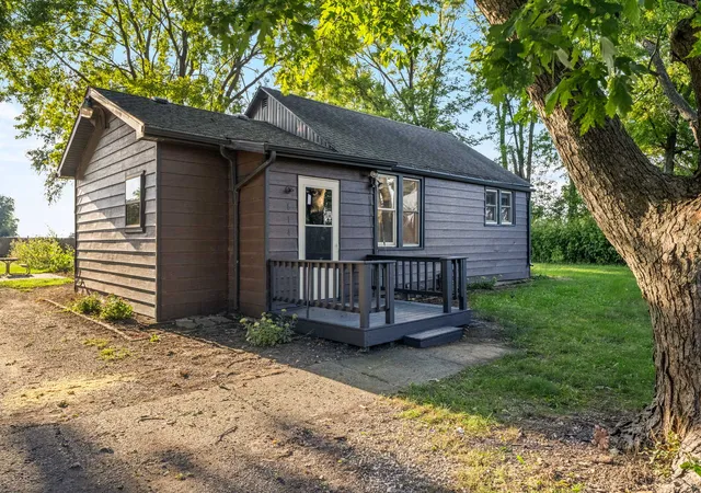 Photo 1 of Single family home for sale at 614 N Douglas St, Gilman, IL 60938 | MLS# 12758148 | Listing updated on 2026-10-07