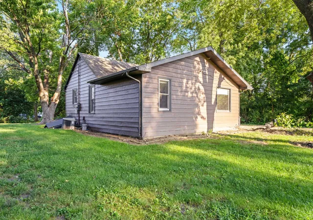 Photo 3 of Single family home for sale at 614 N Douglas St, Gilman, IL 60938 | MLS# 12758148 | Listing updated on 2026-10-07