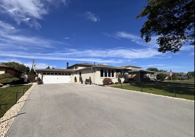 Photo 2 of Single family home for sale at 7934 W 81st Place, Bridgeview, IL 60455 | MLS# 12758151 | Listing updated on 2026-10-03