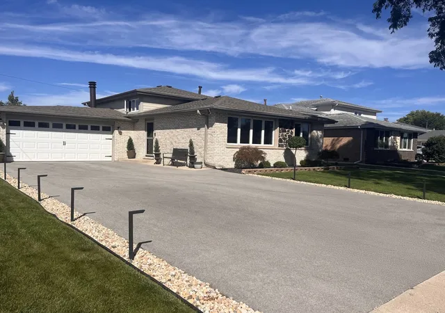 Photo 3 of Single family home for sale at 7934 W 81st Place, Bridgeview, IL 60455 | MLS# 12758151 | Listing updated on 2026-10-03