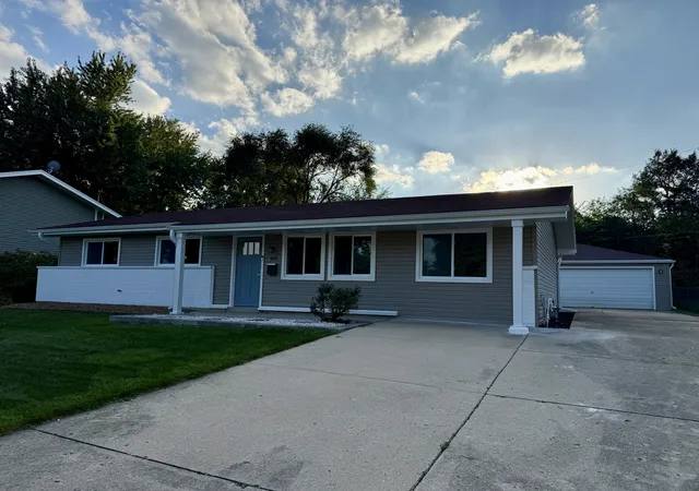 Photo 3 of Single family home for sale at 1420 Cooper Rd, Hoffman Estates, IL 60169 | MLS# 12758154 | Listing updated on 2026-09-18