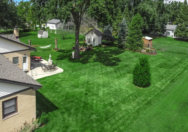 Photo 3 of Single family home for sale at 8210 Hillcrest Dr, Orland Park, IL 60462 | MLS# 12758169 | Listing updated on 2026-09-19