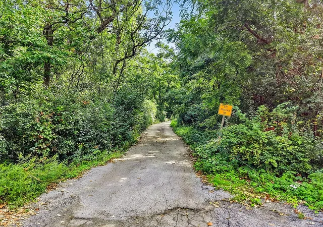 Photo 2 of Single family home for sale at 872 Rosedale Ter, Crete, IL 60417 | MLS# 12758174 | Listing updated on 2026-10-04