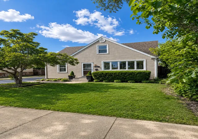 Single family home for sale at 7304 W 113th Place, Worth, IL 60482 | MLS# 12758179
