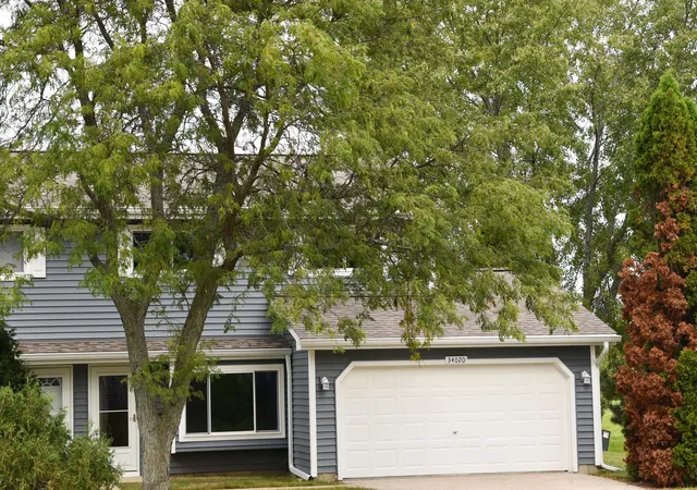 Photo 1 of Townhouse for sale at 34020 N White Oak Ln #31D, Gurnee, IL 60031 | MLS# 12758184 | Listing updated on 2026-09-22