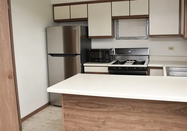 Photo 4 of Townhouse for sale at 34020 N White Oak Ln #31D, Gurnee, IL 60031 | MLS# 12758184 | Listing updated on 2026-09-22