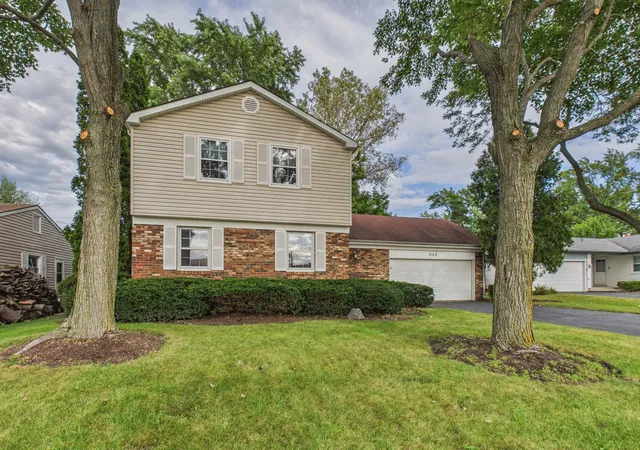Photo 1 of Single family home for sale at 848 Clohesey Dr, Buffalo Grove, IL 60089 | MLS# 12758200 | Listing updated on 2026-09-26