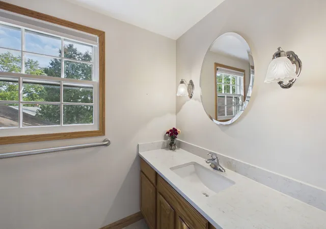 Photo 4 of Single family home for sale at 848 Clohesey Dr, Buffalo Grove, IL 60089 | MLS# 12758200 | Listing updated on 2026-09-26