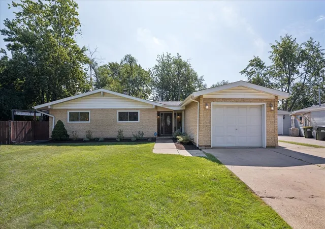 Photo 1 of Single family home for sale at 453 Elder Ln, Glenview, IL 60025 | MLS# 12758204 | Listing updated on 2026-09-14