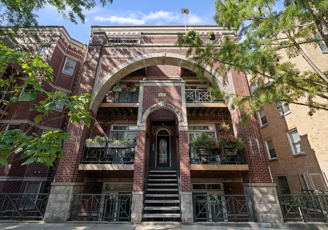 Photo 1 of Sale Pending at 4124 N Kenmore Ave #2N, Chicago, IL 60613 | MLS# 12758208 | Listing updated on 2026-10-03