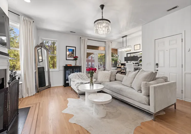 Photo 2 of Sale Pending at 4124 N Kenmore Ave #2N, Chicago, IL 60613 | MLS# 12758208 | Listing updated on 2026-10-03