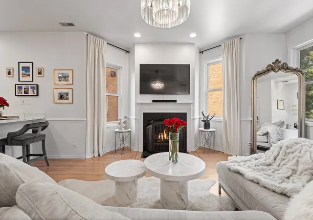 Photo 3 of Sale Pending at 4124 N Kenmore Ave #2N, Chicago, IL 60613 | MLS# 12758208 | Listing updated on 2026-10-03