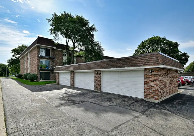 Photo 26 of Condo for sale at 850 S Lorraine Rd #3E, Wheaton, IL 60189 | MLS# 12758212 | Listing updated on 2026-09-13