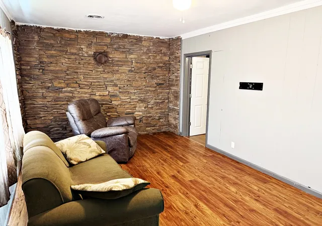 Photo 4 of Single family home for sale at 421 E 9th Street, Metropolis, IL 62960 | MLS# 12758215 | Listing updated on 2026-09-14