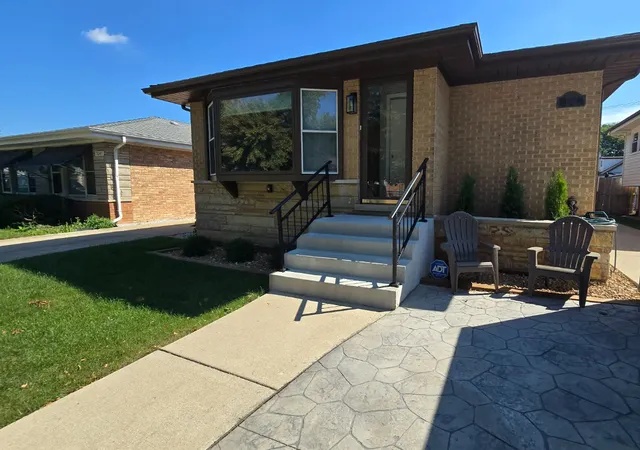 Photo 2 of Single family home for sale at 7039 N Ottawa Ave, Chicago, IL 60631 | MLS# 12758221 | Listing updated on 2026-09-23