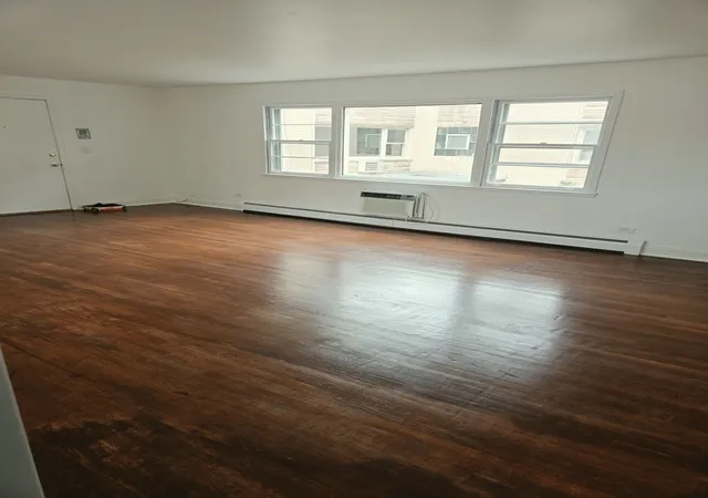 Listing Photo 2 - Condo for sale in building located at 4775 N Linder Ave, Chicago, IL 60630 - Unit #2A