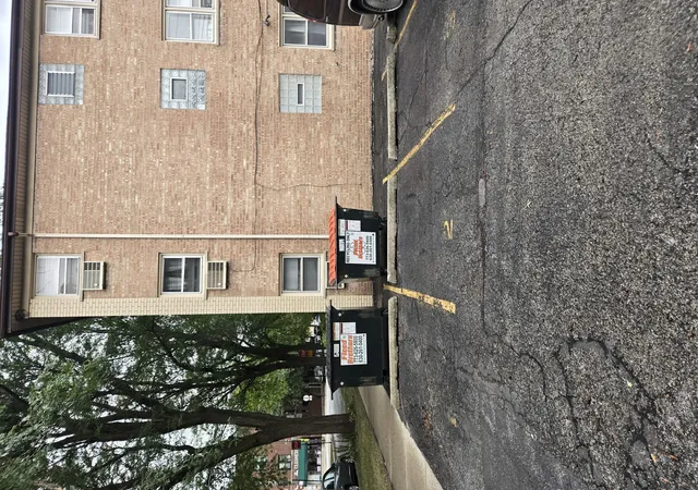 Listing Photo 4 - Condo for sale in building located at 4775 N Linder Ave, Chicago, IL 60630 - Unit #2A