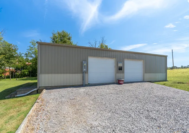 Photo 4 of Manufactured home for sale at 1535 Dewey Rd, Eldorado, IL 62930 | MLS# 12758225 | Listing updated on 2026-10-20