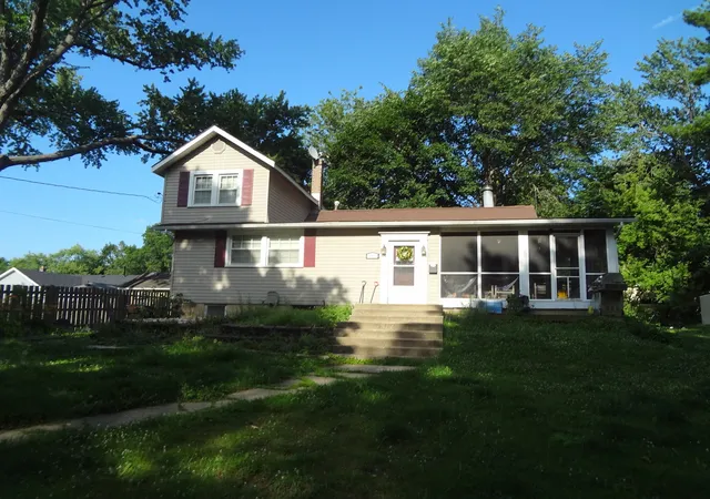 Photo 21 of Single family home for sale at 111 Millard Ave, Fox River Grove, IL 60021 | MLS# 12758243 | Listing updated on 2026-09-13