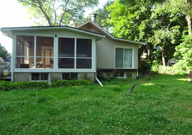 Photo 3 of Single family home for sale at 111 Millard Ave, Fox River Grove, IL 60021 | MLS# 12758243 | Listing updated on 2026-09-13
