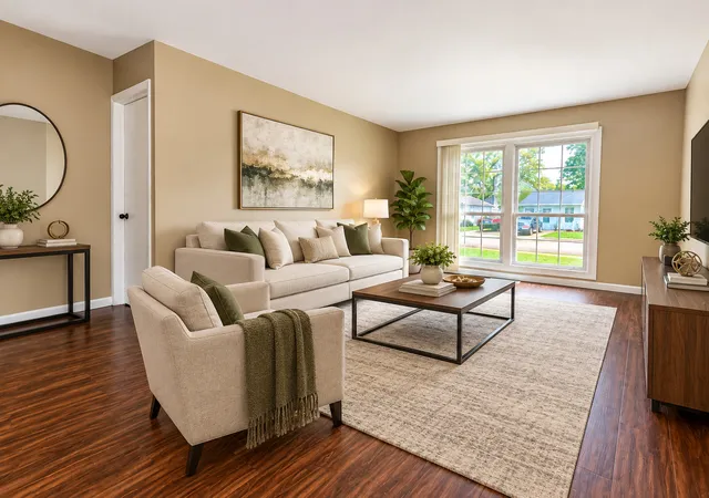 Photo 3 of Single family home for sale at 147 Birch St, Carpentersville, IL 60110 | MLS# 12758253 | Listing updated on 2026-09-19