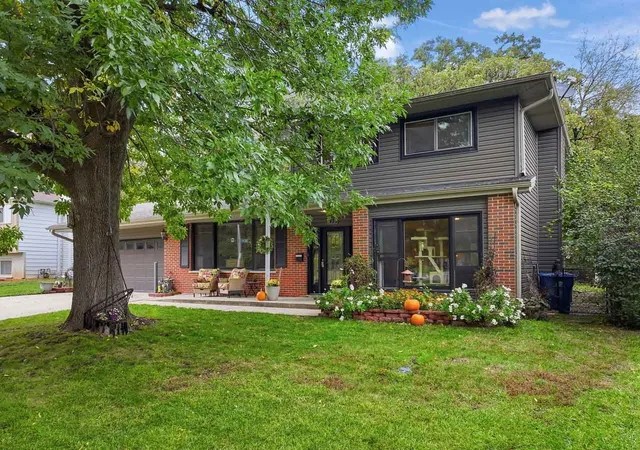 Single family home for sale at 430 Spruce Dr, Schaumburg, IL 60193 | MLS# 12758258
