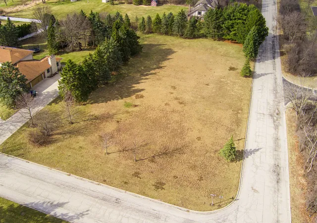 Photo 1 of Land for sale at 10 Country Manor Ln, Orland Park, IL 60467 | MLS# 12758267 | Listing updated on 2026-09-13