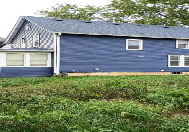Photo 4 of Single family home for sale at 112 Washington Park, Waukegan, IL 60085 | MLS# 12758271 | Listing updated on 2026-09-13