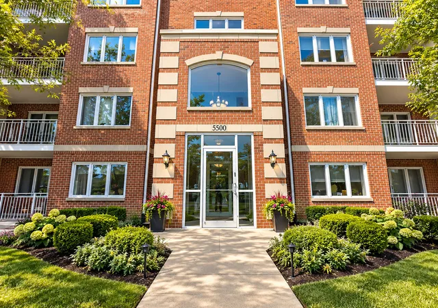 Photo 2 of Condo for sale at 5500 W 115th Street #204, Oak Lawn, IL 60453 | MLS# 12758273 | Listing updated on 2026-09-19
