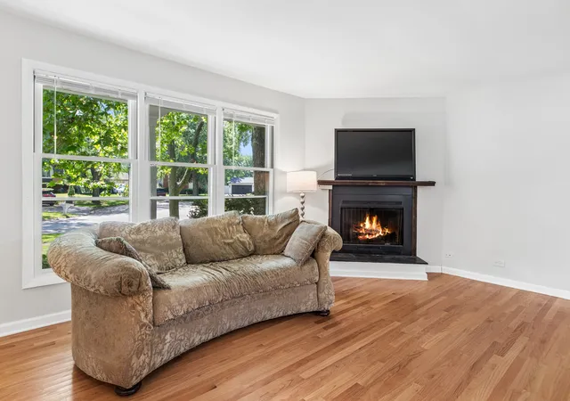 Photo 3 of Single family home for sale at 3 Vigilance Ct, Bolingbrook, IL 60440 | MLS# 12758276 | Listing updated on 2026-09-24