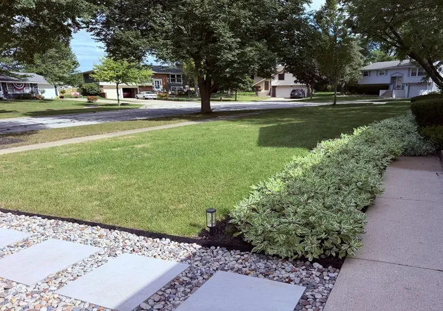 Photo 3 of Single family home for sale at 1717 Vassar Ct, Schaumburg, IL 60193 | MLS# 12758277 | Listing updated on 2026-09-23