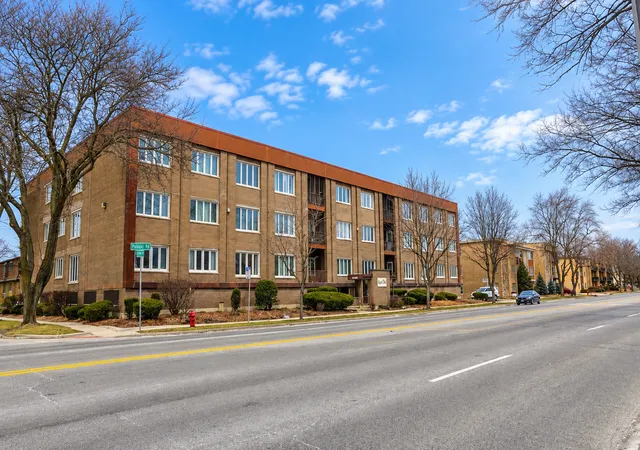 Photo 1 of Condo for sale at 10048 S Pulaski Rd #2C, Oak Lawn, IL 60453 | MLS# 12758279 | Listing updated on 2026-09-23