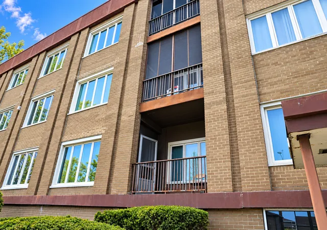 Photo 3 of Condo for sale at 10048 S Pulaski Rd #2C, Oak Lawn, IL 60453 | MLS# 12758279 | Listing updated on 2026-09-23