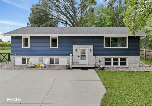Photo 1 of Single family home for sale at 2714 N 3853rd Road, Sheridan, IL 60551 | MLS# 12758282 | Listing updated on 2026-10-08