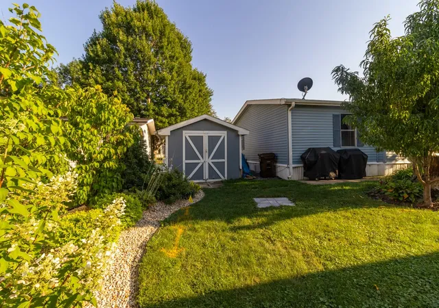 Photo 3 of Manufactured home for sale at 610 Eastwood Ln, Belvidere, IL 61008 | MLS# 12758299 | Listing updated on 2026-09-13