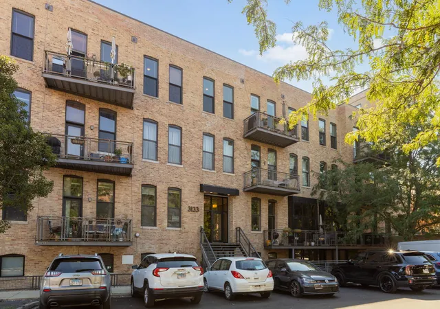 Condo for sale at 3133 N Lakewood Ave #2F, Chicago, IL 60657 | MLS# 12758307