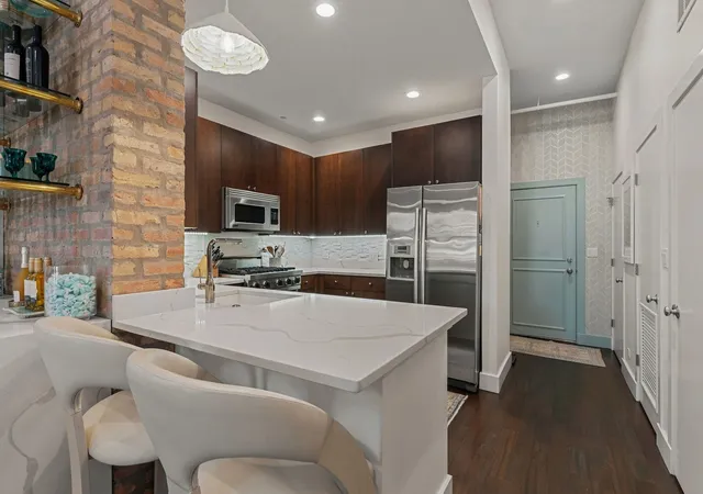 Photo 3 of Condo for sale at 3133 N Lakewood Ave #2F, Chicago, IL 60657 | MLS# 12758307 | Listing updated on 2026-09-16
