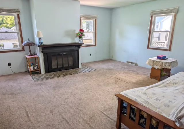 Photo 2 of Single family home for sale at 714 S Walnut Ave, Freeport, IL 61032 | MLS# 12758313 | Listing updated on 2026-10-14