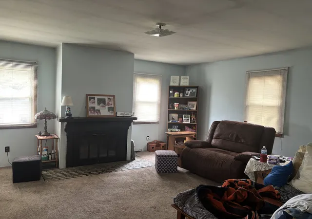 Photo 3 of Single family home for sale at 714 S Walnut Ave, Freeport, IL 61032 | MLS# 12758313 | Listing updated on 2026-09-19