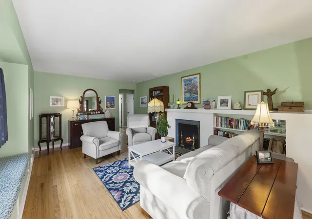 Photo 4 of Single family home for sale at 18126 Loomis Ave, Homewood, IL 60430 | MLS# 12758316 | Listing updated on 2026-10-28