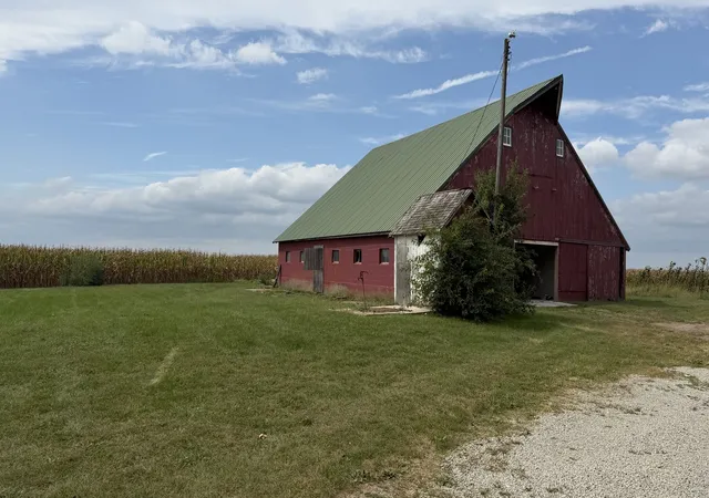 Photo 3 of Single family home for sale at 6151 Cunniff Rd, Tampico, IL 61283 | MLS# 12758326 | Listing updated on 2026-09-14