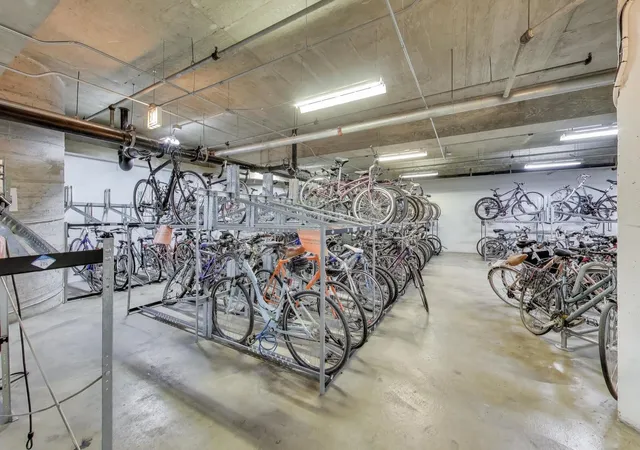 Listing Photo 2 - Condo for sale in building located at 512 N Mcclurg Ct, Chicago, IL 60611 - Unit #3712