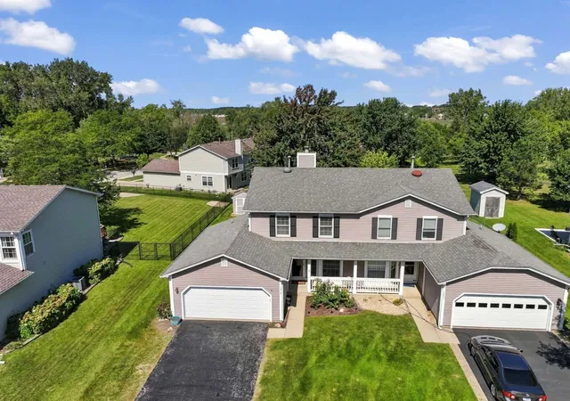 Photo 3 of Multi family home for sale at 1219 Oak Ridge Dr, Streamwood, IL 60107 | MLS# 12758340 | Listing updated on 2026-09-16
