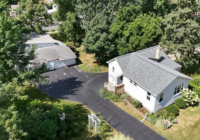 Photo 1 of Single family home for sale at 150 E 2nd Avenue, New Lenox, IL 60451 | MLS# 12758346 | Listing updated on 2026-10-04